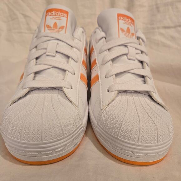 Adidas Superstar Size 6 Shell Toe Retro White Orange Crush HP5404 EUC - Picture 5 of 11